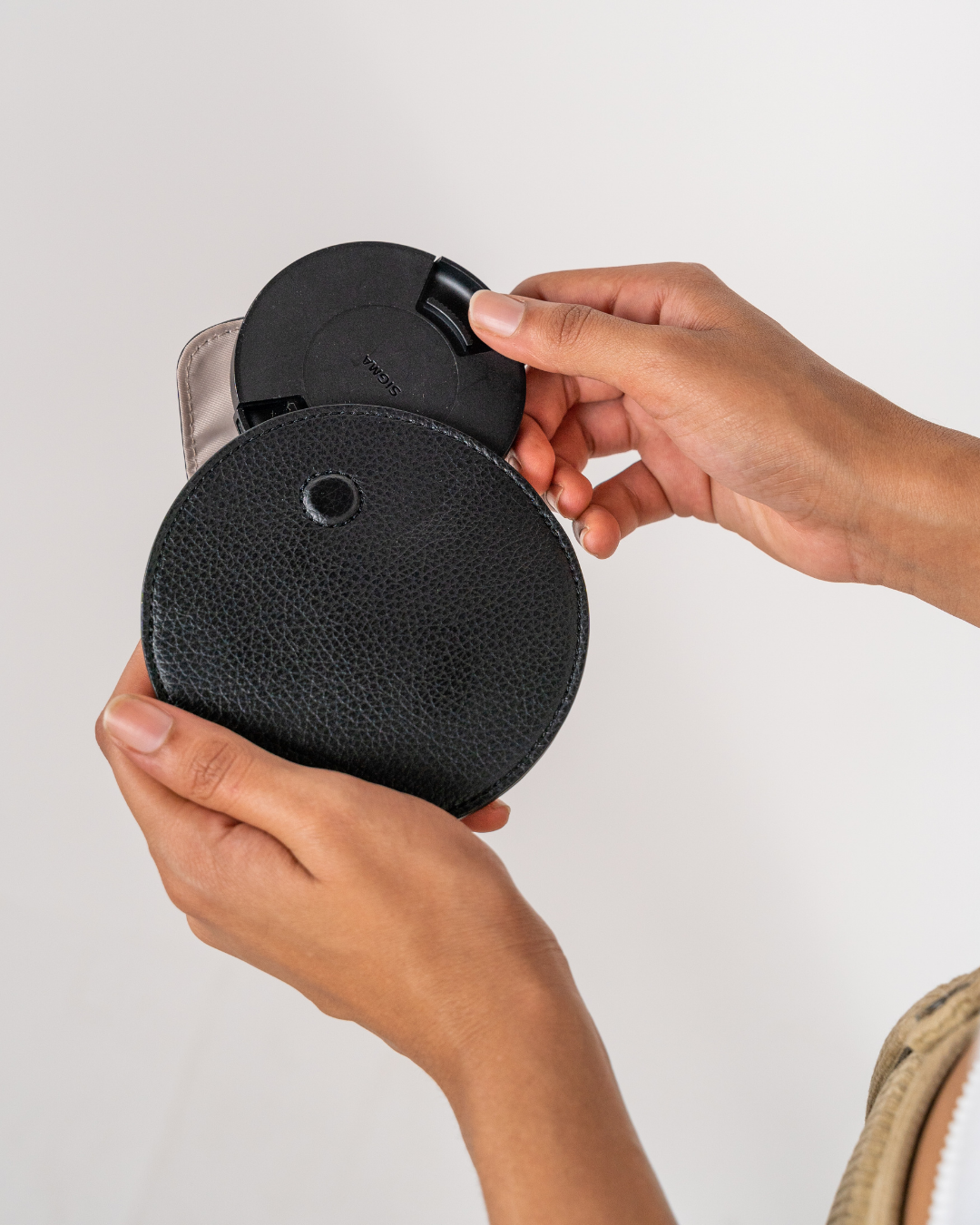 Lens Cap Keeper (Black)