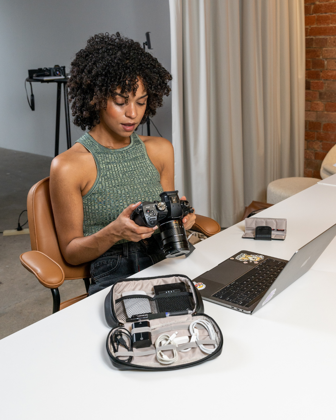 Tech/Cable Organiser Case (Black)-3