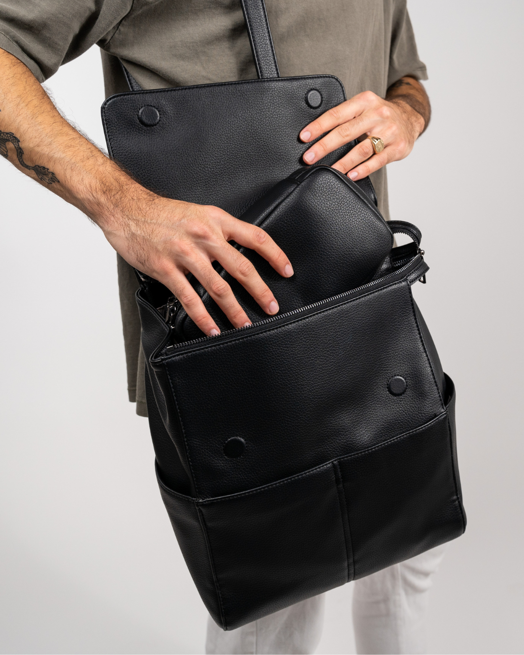 Tech/Cable Organiser Case (Tan)-4